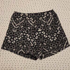 Sanctuary Lined Shorts in Tribal Print black and white size small